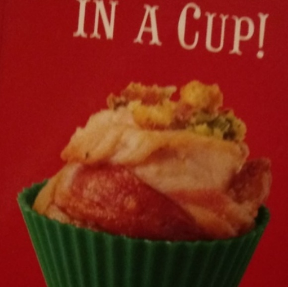 2/$20 GIFT IDEA:NEW CHRISTMAS COOKBOOK CUP - Picture 7 of 8